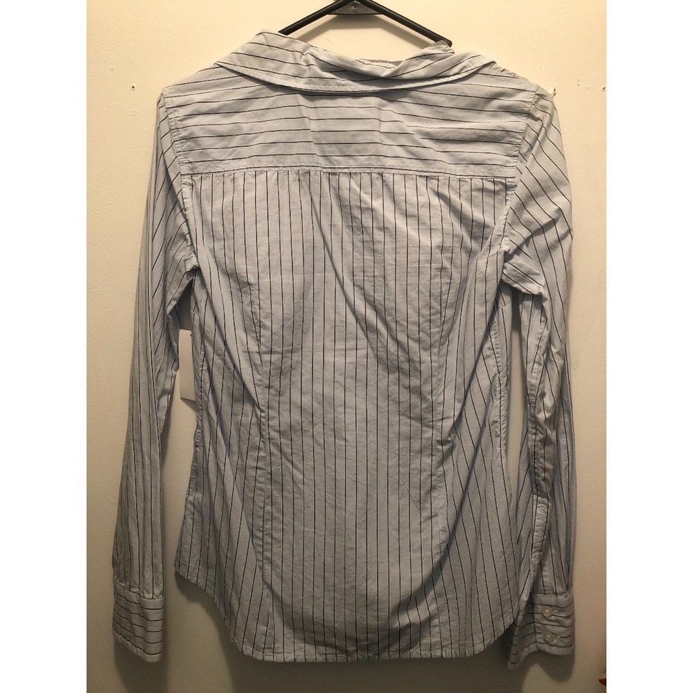 Woman’s Small Button Up - Picture 2 of 3